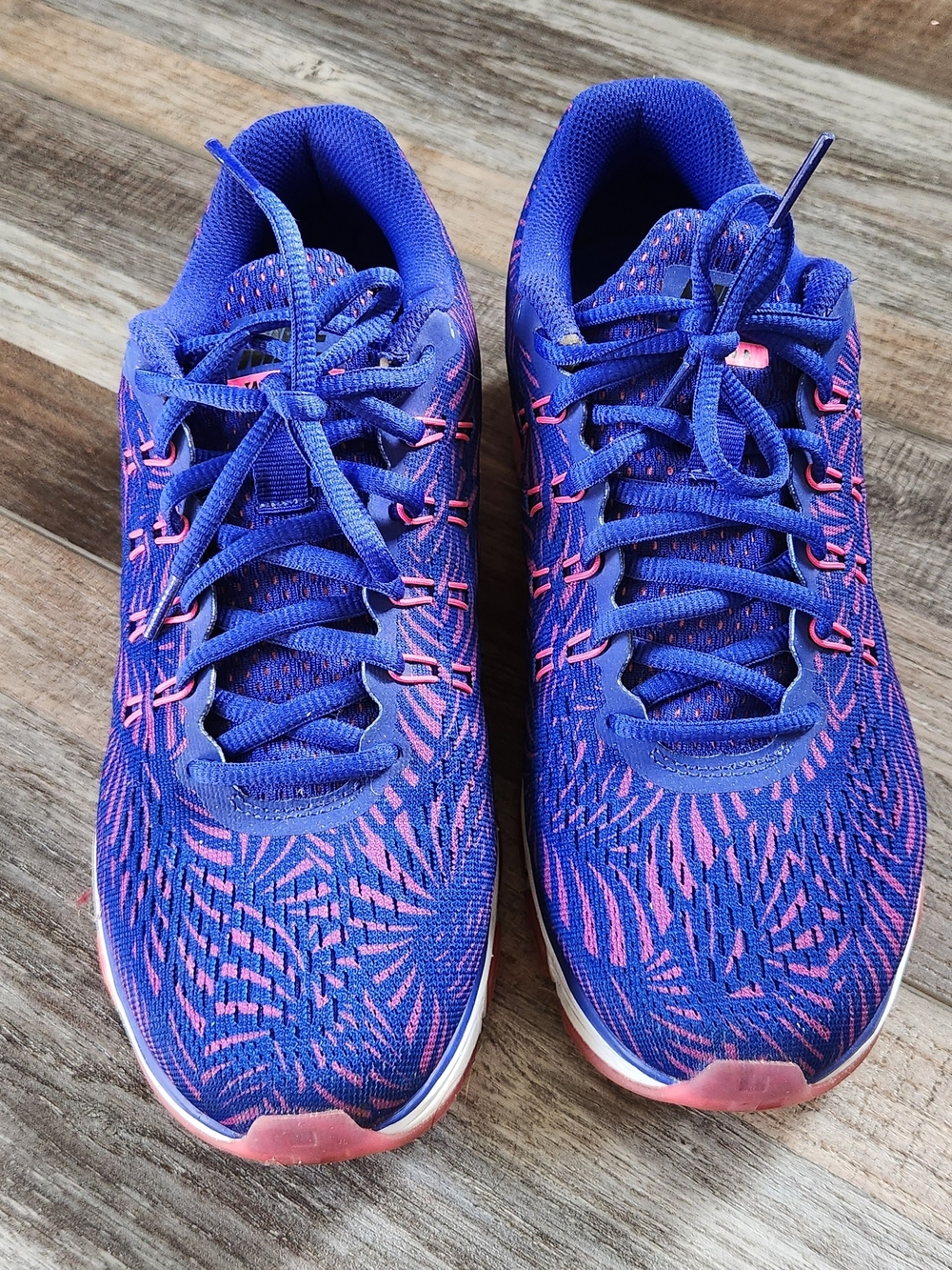 Nike Women's Athletic Shoes in Blue with Pink Accents
